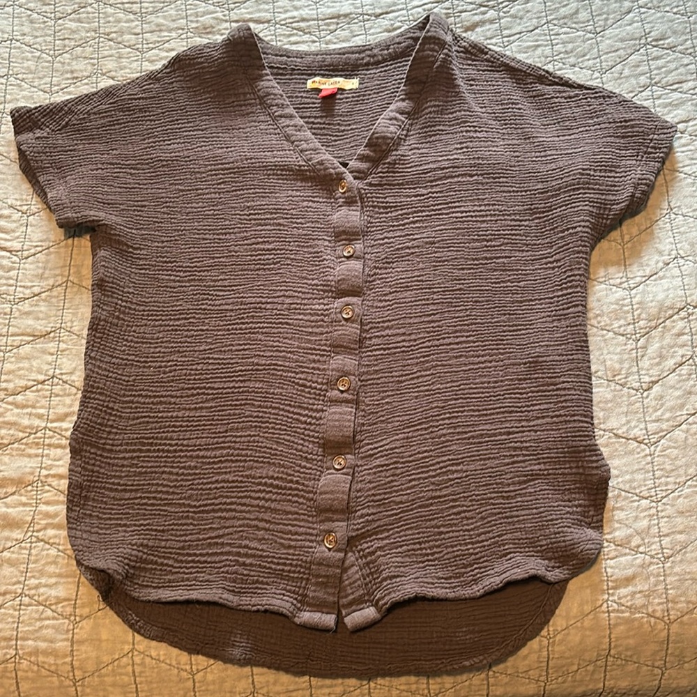 Marine Layer Island Short Sleeve Button Down Tunic in Black - Small / Black.